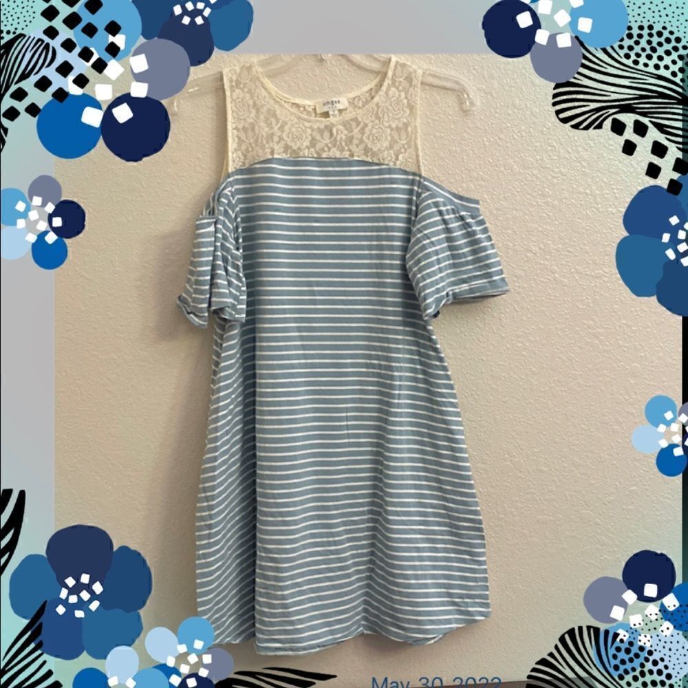 👗👗UMGEE USA BLUE & WHITE COLD SHOULDER DRESS WITH A LACE!! SIZE SMALL👗👗